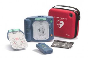 AED (Automated External Defibrillator：自動体外式除細動器)